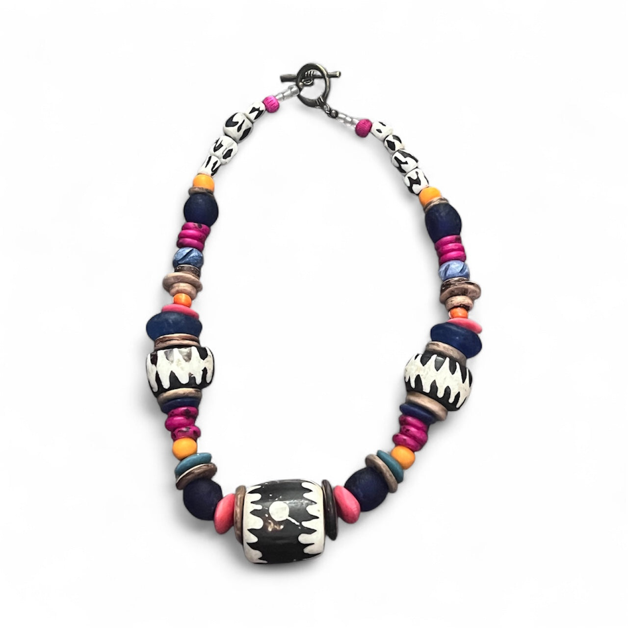 Vibrant Cow Horn Chocker