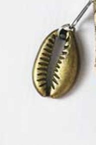 Raffia Shell Clutch - Olive