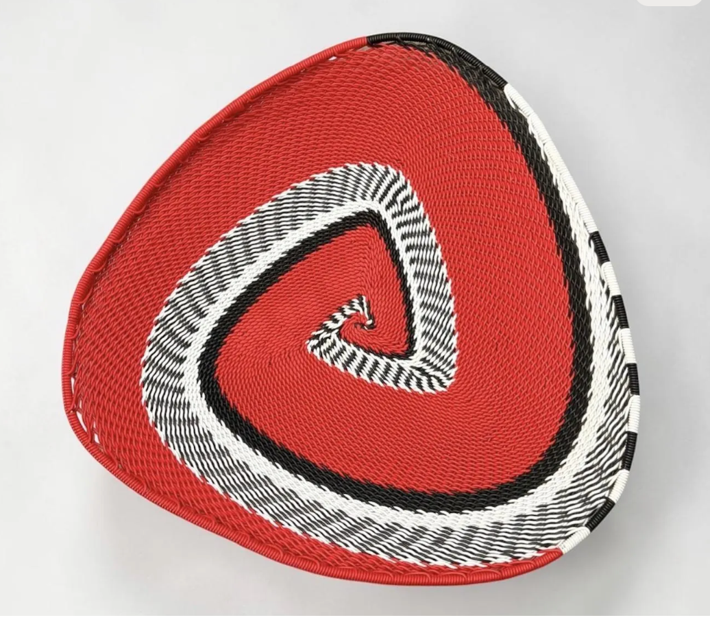 Triangle Telephone Wire Dish- Red